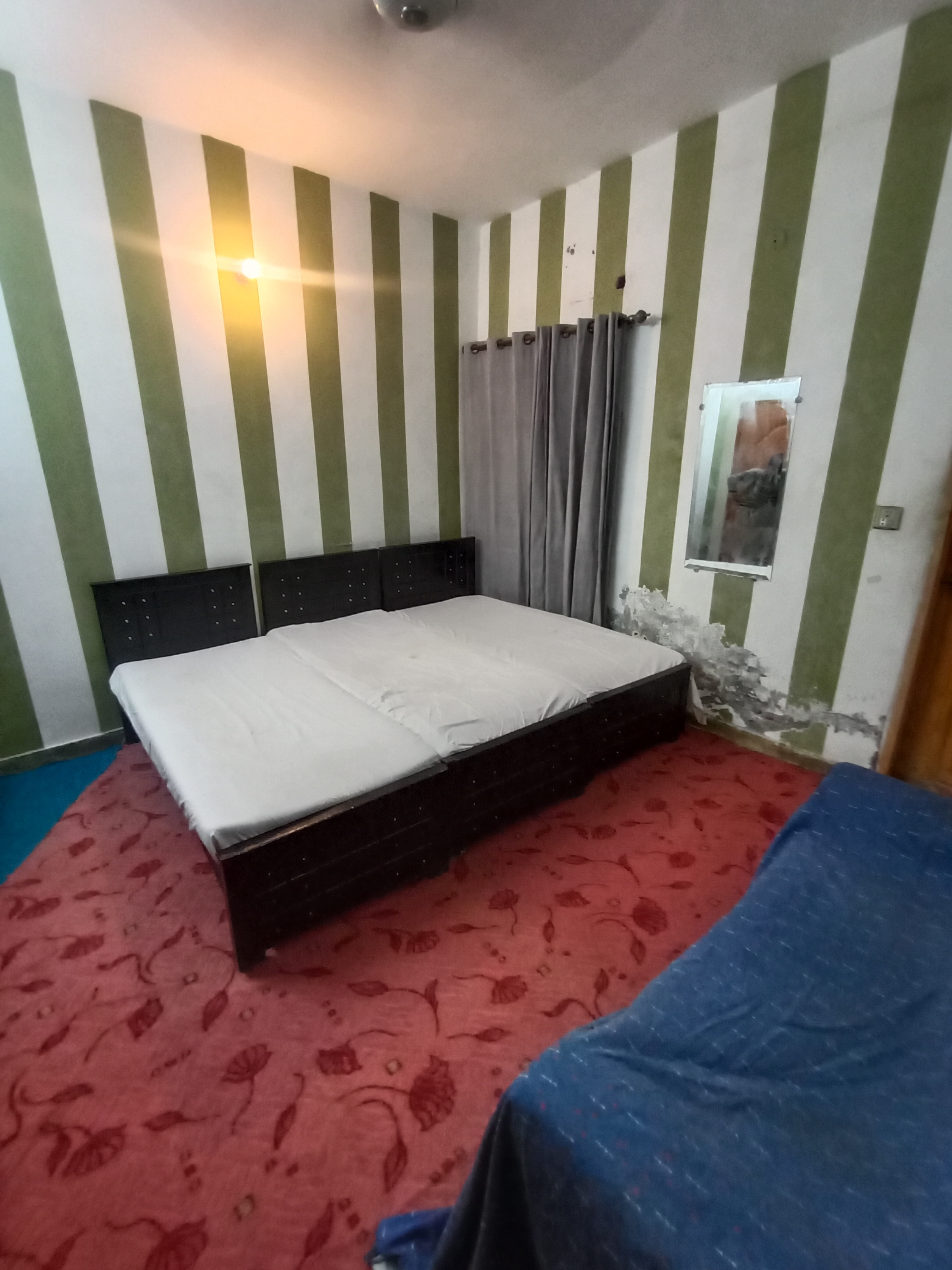 hostel inn Boys Hostel for students Professionals Job Holders Johar town Lahore