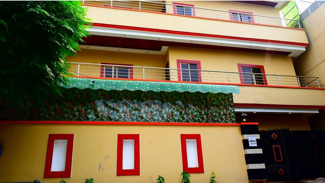 110 girls hostel Near university of Education Johar Town, Lahore