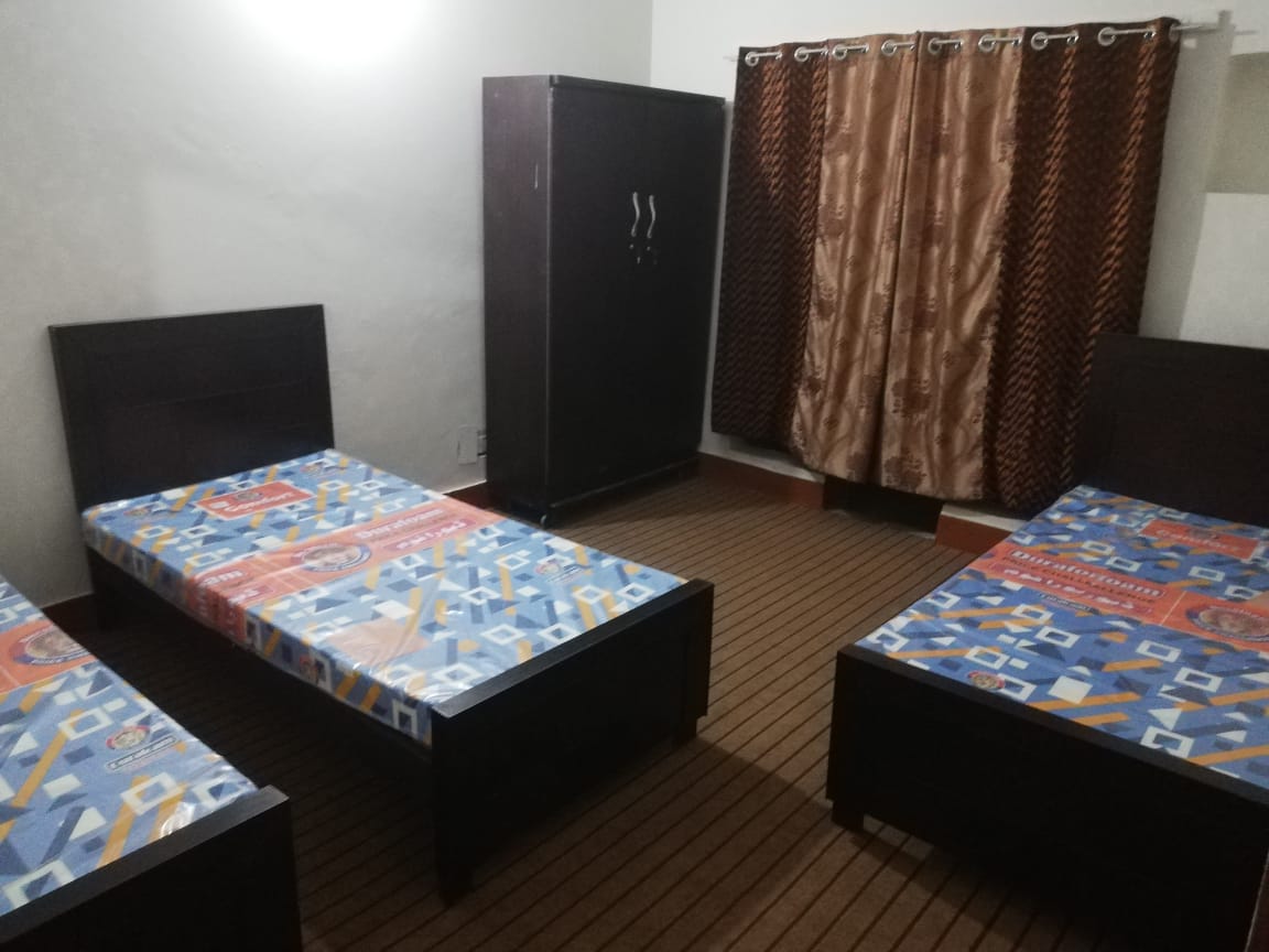 Girls hostel N block near pepsi factory gulberg 2 Lahore